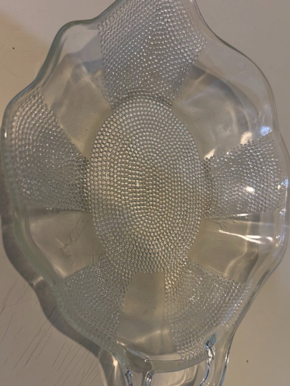 VINTAGE DEPRESSION JEANETTE GLASS CO. DEWDROP LEAF SHAPED CANDY DISH HANDLE 8"